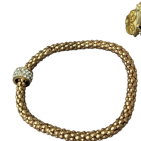 Lot of 6 Gold Tone Bracelets Victoria Secret Reiss - Picture 5 of 11